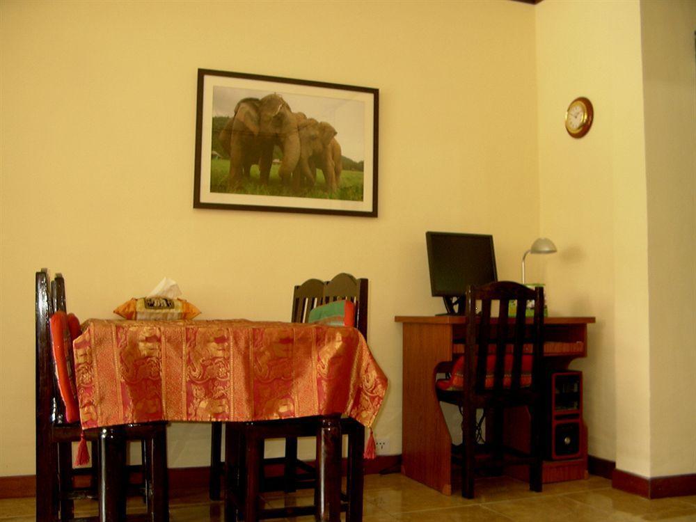 The Britannia Hotel Chiang Mai Luaran gambar