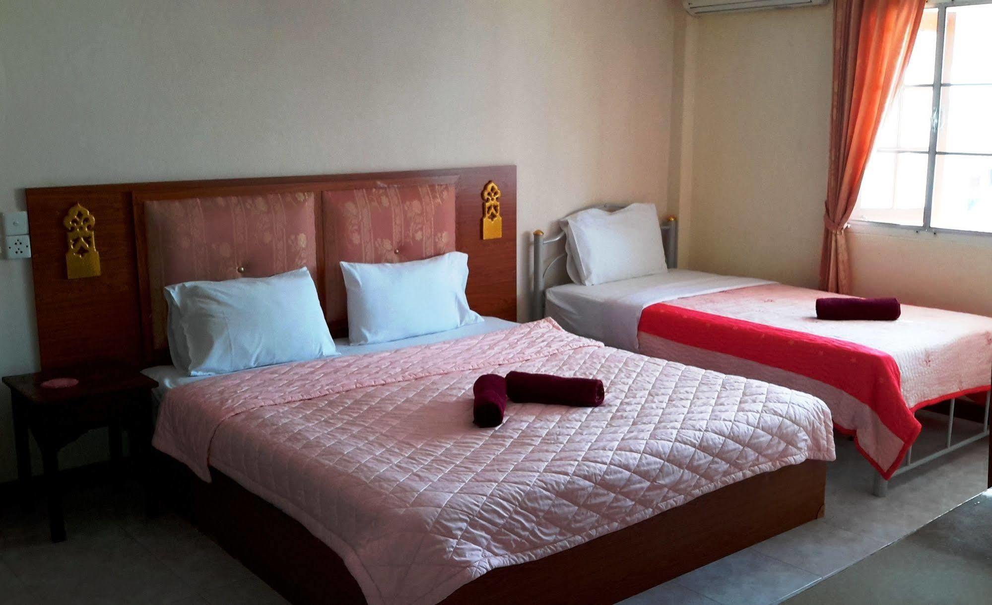 The Britannia Hotel Chiang Mai Luaran gambar