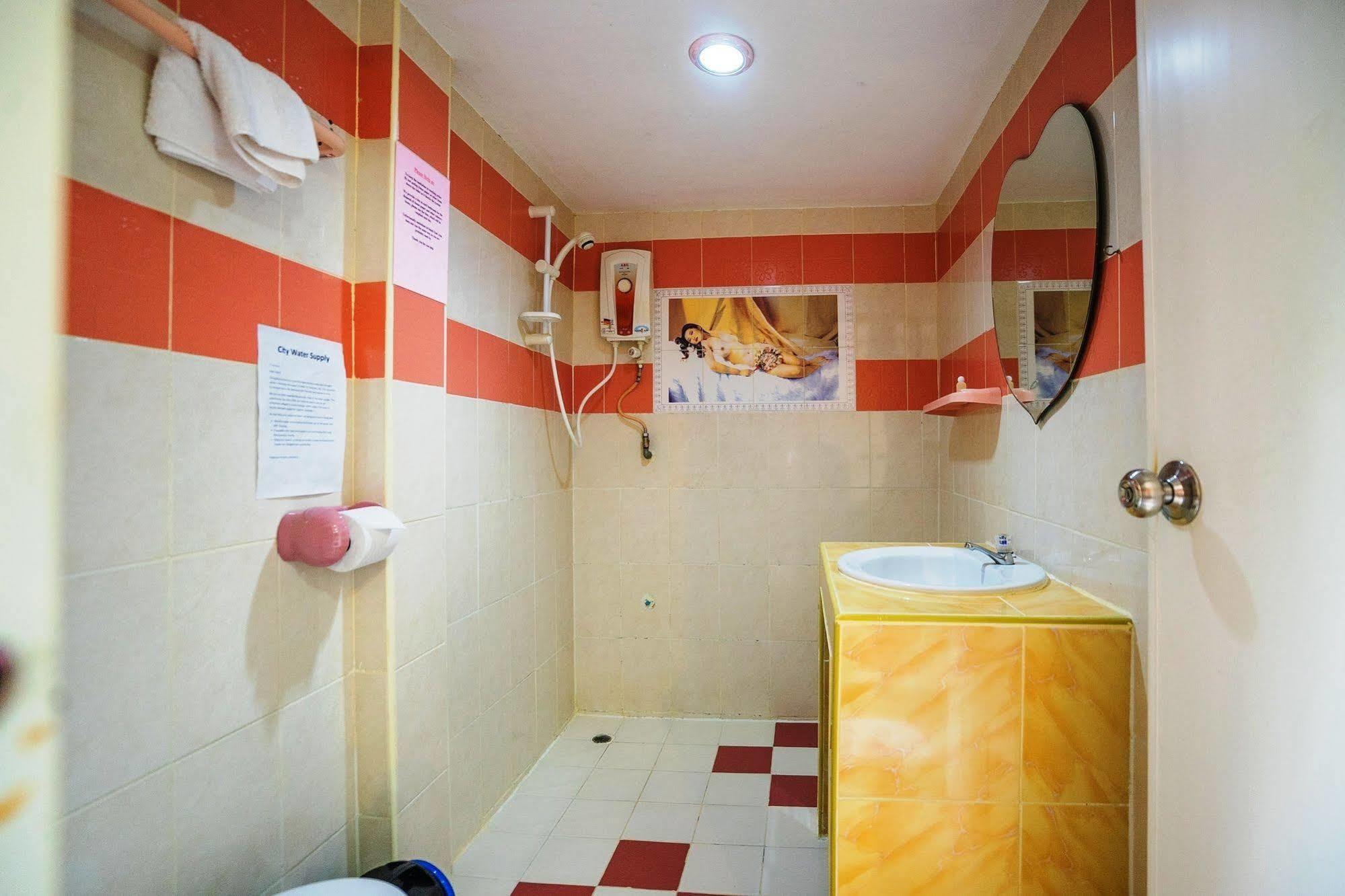The Britannia Hotel Chiang Mai Luaran gambar